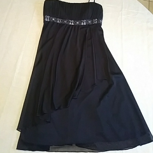 Black spaghetti strap dress - Picture 2 of 5